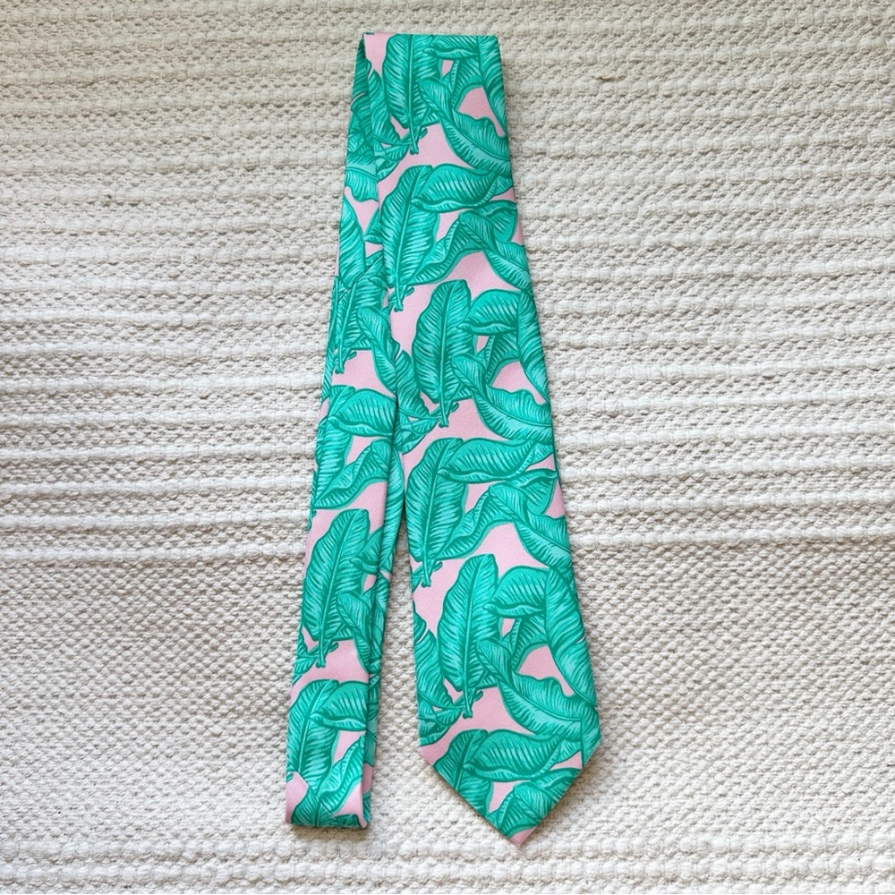 VINEYARD VINES men's pink and green tropical print silk neck tie